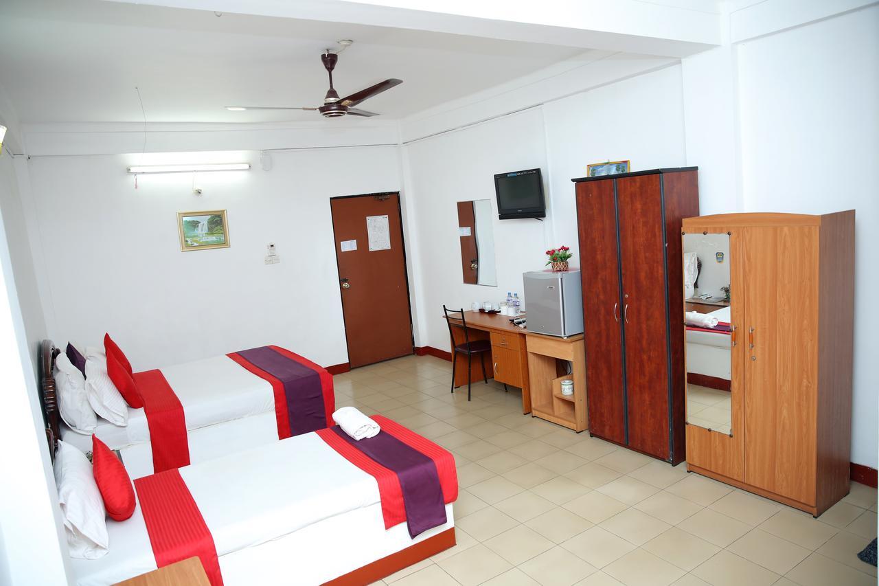 Hotel Nelly Vavuniya Zewnętrze zdjęcie