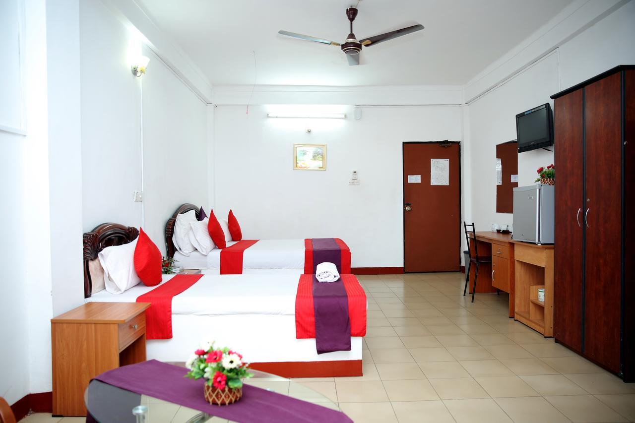 Hotel Nelly Vavuniya Zewnętrze zdjęcie